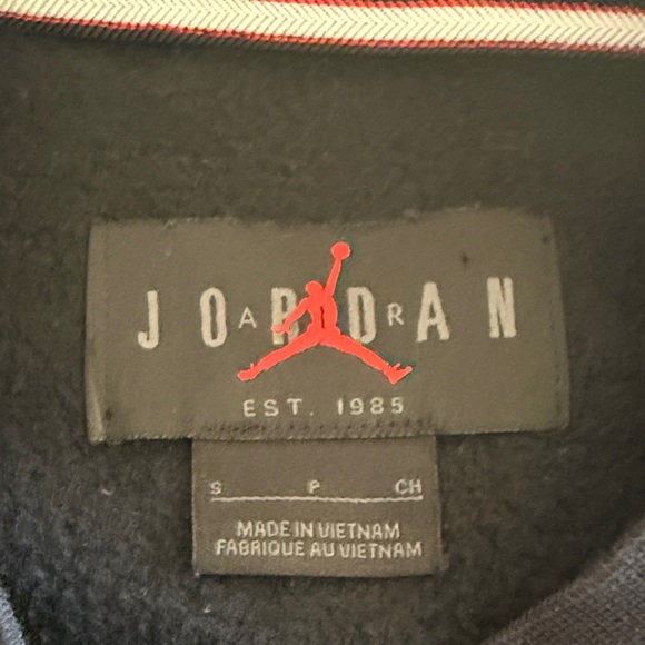 Abstract Design Black Sweater - Picture 2 of 6